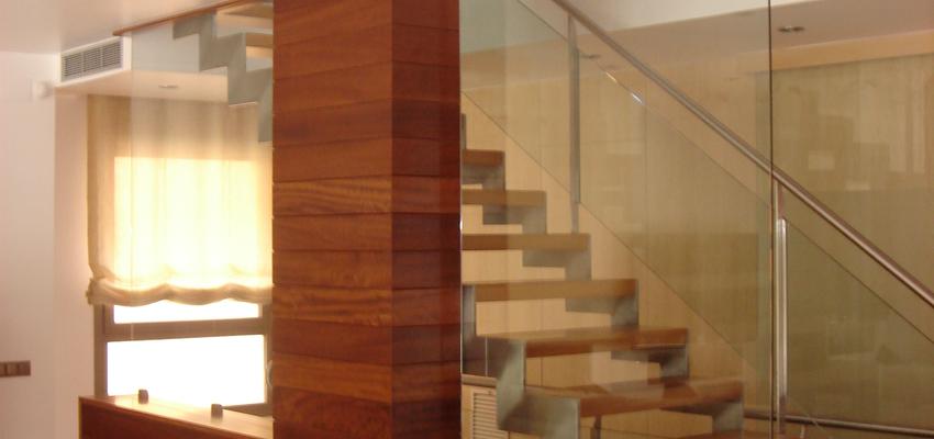 Salon style moderno color rosa, marron  diseñado por Cortina Fusters | Gremio 