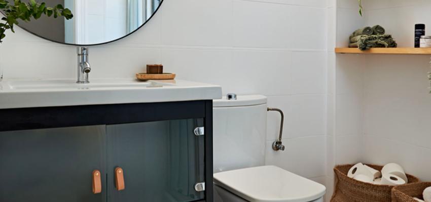 Baño Estilo moderno Color blanco, negro  diseñado por Jose Julian Gutierrez Ruiz | Reformista, constructor 