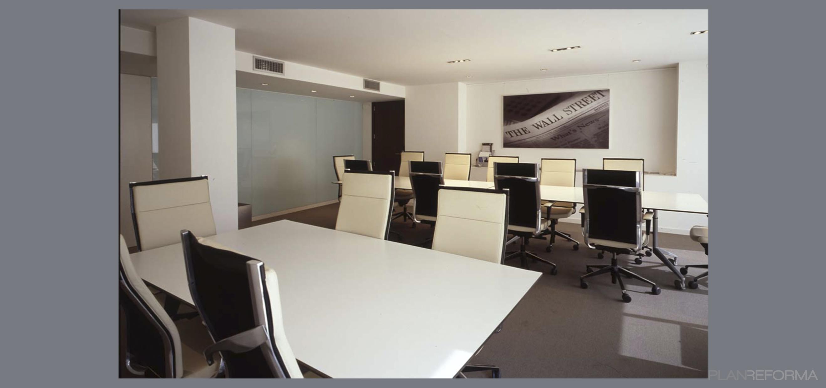 Oficina, Sala de conferencias style contemporaneo color beige, blanco, negro  diseñado por JOSÉ F. URRUTIA FUSTER | Arquitecto 