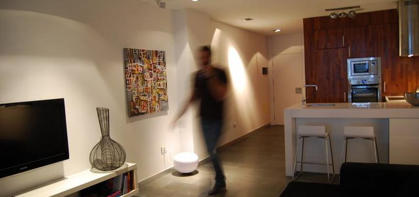 Cocina style moderno color marron, marron, blanco  diseñado por GLOBARQ | Arquitecto Técnico 