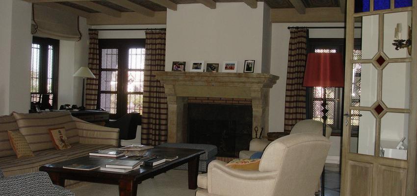 Salon Estilo clasico Color beige, blanco, gris  diseñado por ÁNGEL RODRÍGUEZ ROMÁN | Gremio 