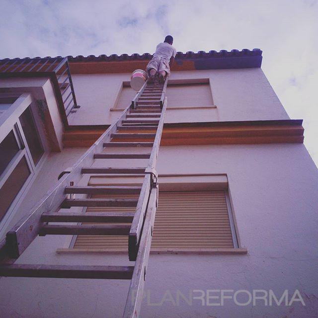 Exterior Estilo rustico Color azul, blanco  diseñado por fernando | Gremio 