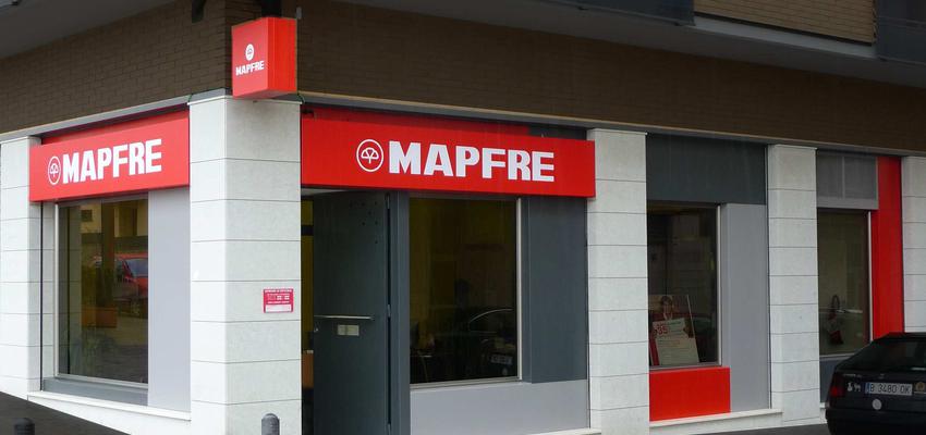 Exterior Estilo contemporaneo Color rojo, blanco, gris  diseñado por BiosArquitectura | Arquitecto | Copyright sí. soy propietario