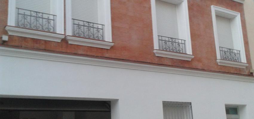 Baño, Dormitorio, Cocina Estilo clasico Color rojo, blanco, gris  diseñado por Jesús Mata | Gremio | Copyright Jesús Mata