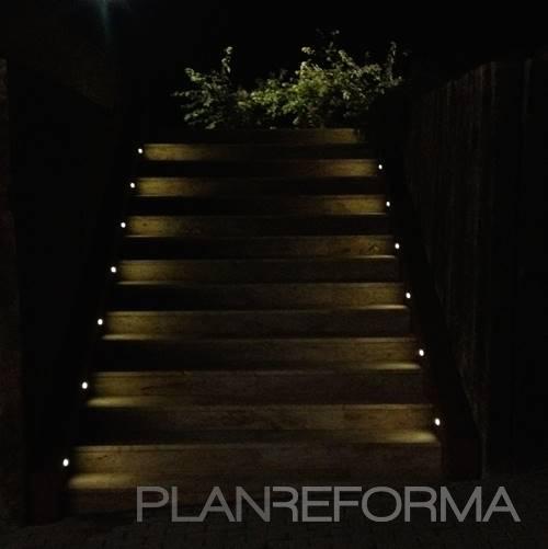 Escalera, Jardin Estilo moderno Color verde, verde, marron, beige, marron  diseñado por JOTPRO S.L. | Gremio | Copyright Enrique Martinez