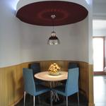 Comedor style contemporaneo color marron, blanco, negro, bronce