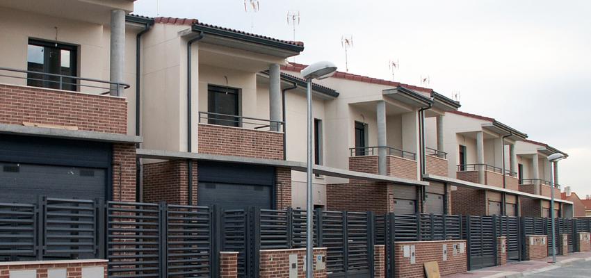Exterior style contemporaneo color beige, marron, gris  diseñado por estudio ma:pa | Arquitecto 