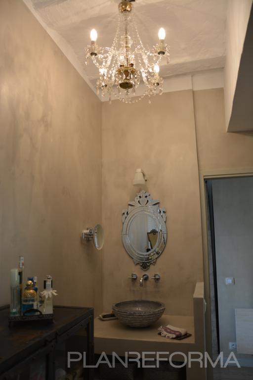 Baño Estilo clasico Color marron, beige, marron