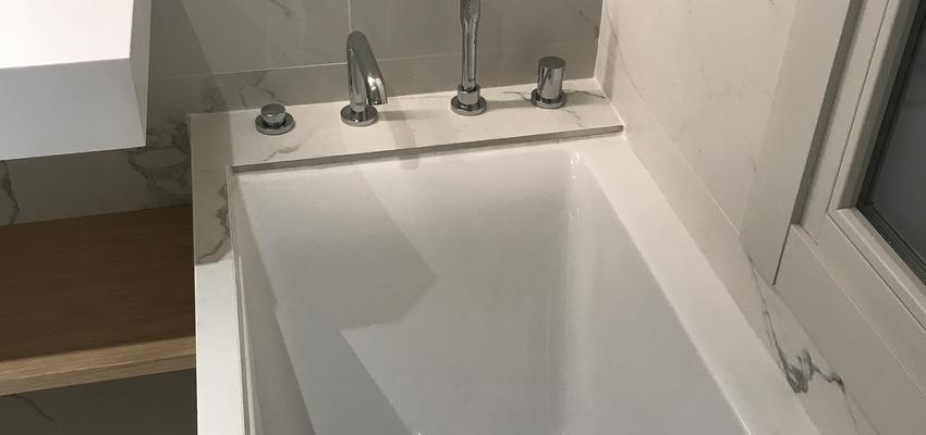 Baño Estilo moderno Color gris, negro, plateado  diseñado por Lazaro instalaciones | Gremio | Copyright Lazaroinstalaciones