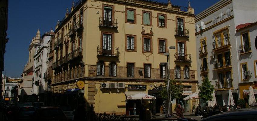 Balcon, Exterior style contemporaneo color marron, beige  diseñado por AD Arquitectura y diseño | Arquitecto 