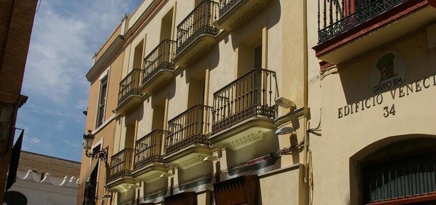 Balcon, Exterior style contemporaneo color beige, gris  diseñado por AD Arquitectura y diseño | Arquitecto 