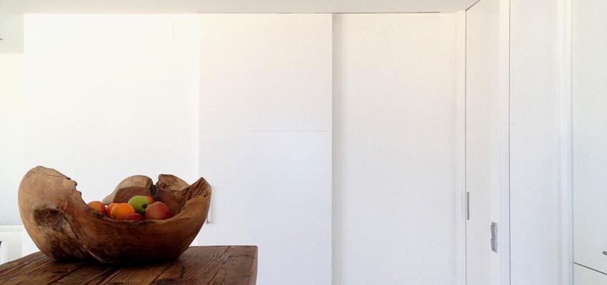 Cocina, Salon style contemporaneo color ocre, marron, blanco  diseñado por Marco De Gregorio Architect/S | Arquitecto | Copyright photo - Marco De Gregorio