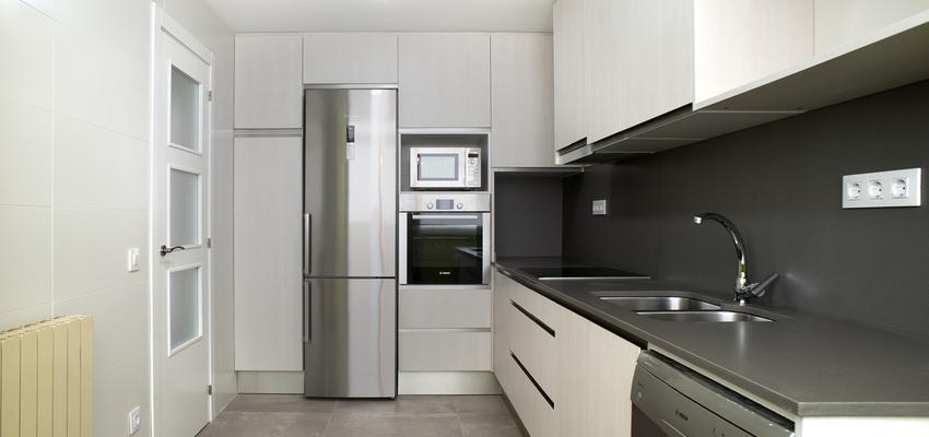 Cocina Estilo moderno Color beige, beige, marron  diseñado por GEOR DISSENY I REFORMES SL | Arquitecto 