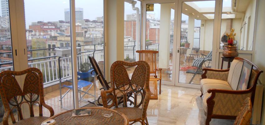 Comedor, Terraza style contemporaneo color blanco, gris, bronce  diseñado por INTERIORS BARCELONA | Interiorista | Copyright Soy propietario de la imagen