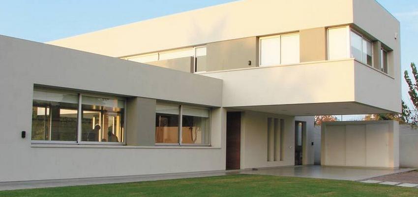 Exterior style contemporaneo color beige, blanco, gris  diseñado por CASA A MEDIDA | Arquitecto 