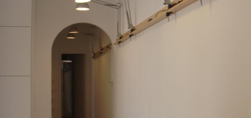 Recibidor, Pasillo, Salon Estilo moderno Color marron, beige, blanco  diseñado por Lucius & Cornelia - Interiors Saludablesi Eficients | Gremio | Copyright Copyright Lucius & Cornelia