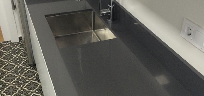 Cocina Estilo eclectico Color blanco, gris, gris, negro  diseñado por IG Interiorismo y Reformas | Gremio 