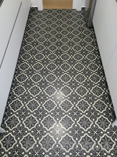 Cocina Estilo eclectico Color marron, blanco, gris, gris, negro  diseñado por IG Interiorismo y Reformas | Gremio 