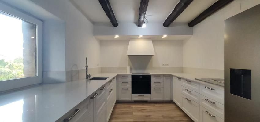 Cocina Estilo contemporaneo Color plateado  diseñado por JORDI OLIVER | Gremio | Copyright soy el propietario