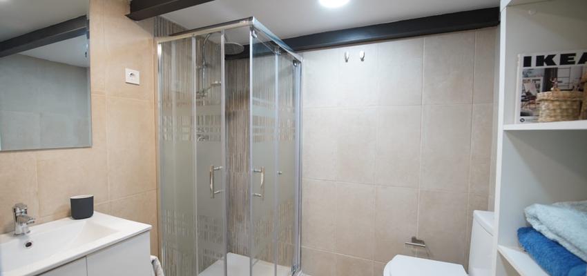 Baño Estilo moderno Color azul cielo  diseñado por Jorcaben SL | Gremio | Copyright Jorcaben SL