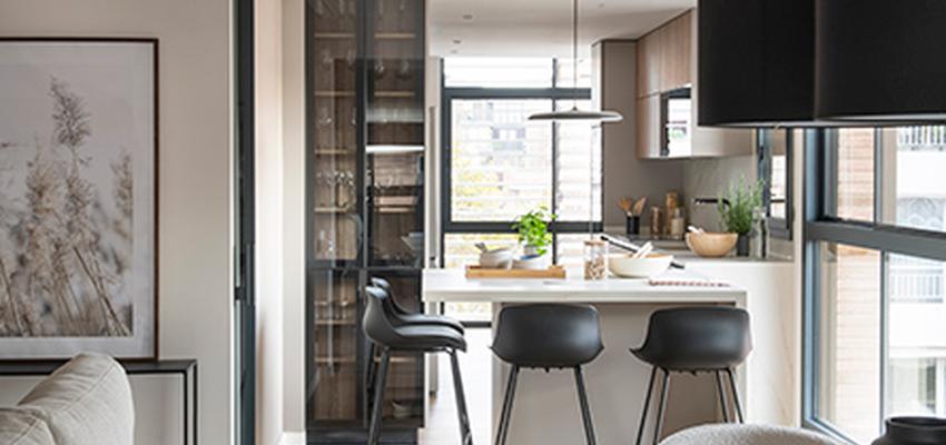 Comedor Estilo moderno Color gris, gris oscuro  diseñado por Sincro | Reformista, constructor | Copyright Sincro