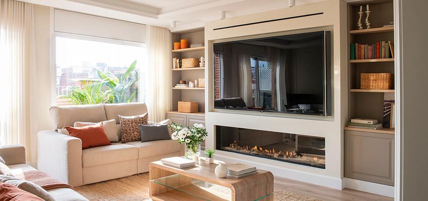 Sala de la TV, Salon Estilo moderno Color crema, beige  diseñado por Sincro | Reformista, constructor | Copyright Sincro