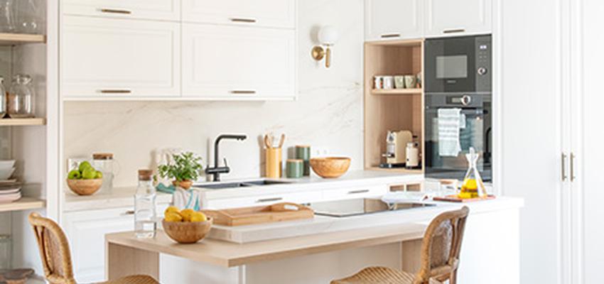 Cocina Estilo moderno Color blanco  diseñado por Sincro | Reformista, constructor | Copyright Sincro