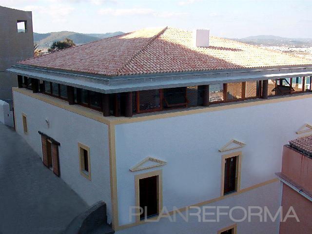 Exterior Estilo tradicional Color beige, marron, blanco  diseñado por joan manel jiménez bernet | Arquitecto 