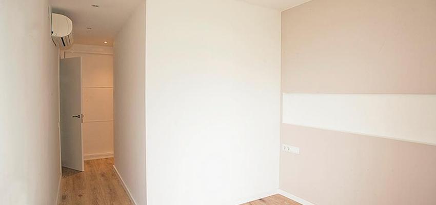 Dormitorio style moderno color marron, beige, blanco  diseñado por grupoinventia | Arquitecto Técnico | Copyright Soy el propietario de la foto pero no de la vivienda.