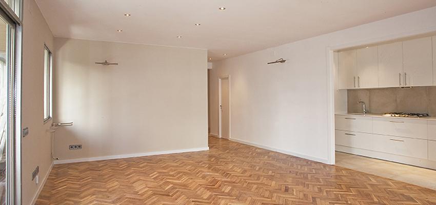 Sala de la TV, Cocina, Salon style moderno color marron, beige, marron, blanco  diseñado por grupoinventia | Arquitecto Técnico | Copyright Grupo Inventia