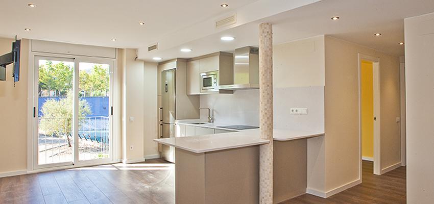 Cocina style contemporaneo color ocre, beige, marron, beige, blanco, gris  diseñado por grupoinventia | Arquitecto Técnico 