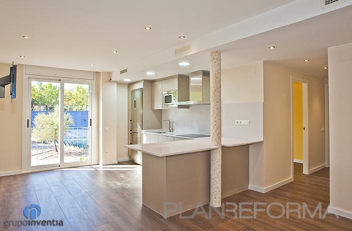 Cocina style contemporaneo color ocre, beige, marron, beige, blanco, gris  diseñado por grupoinventia | Arquitecto Técnico 