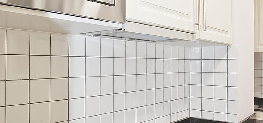 Cocina style rustico color blanco, gris, negro  diseñado por grupoinventia | Arquitecto Técnico | Copyright Grupo Inventia