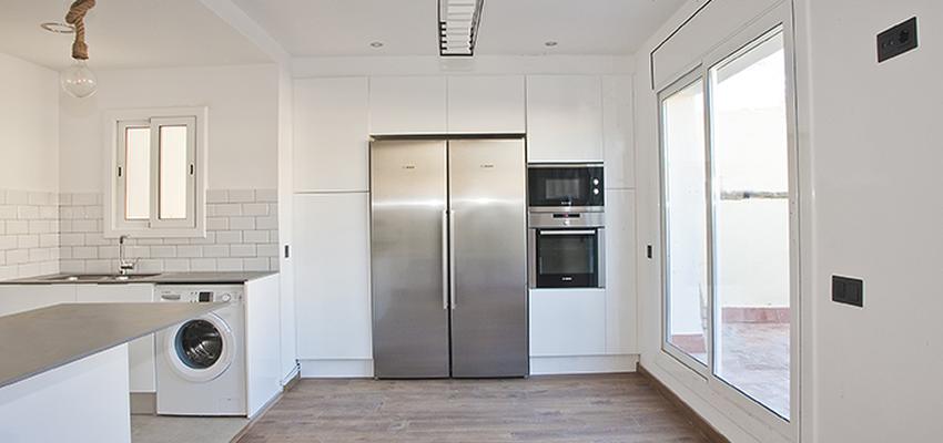 Comedor, Cocina style mediterraneo color marron, blanco, gris, negro  diseñado por grupoinventia | Arquitecto Técnico | Copyright Grupo Inventia