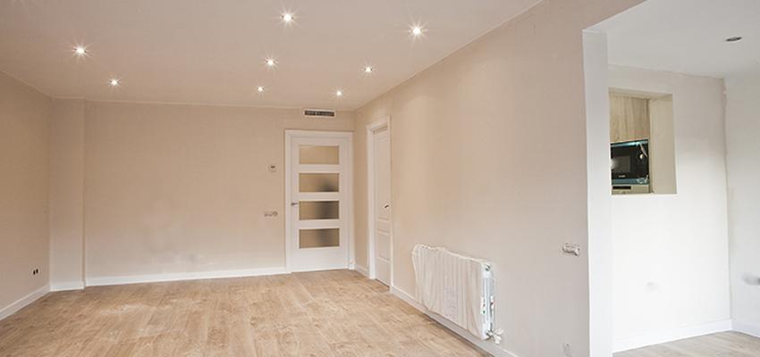 Salon style contemporaneo color beige, marron, blanco  diseñado por grupoinventia | Arquitecto Técnico | Copyright Grupo Inventia