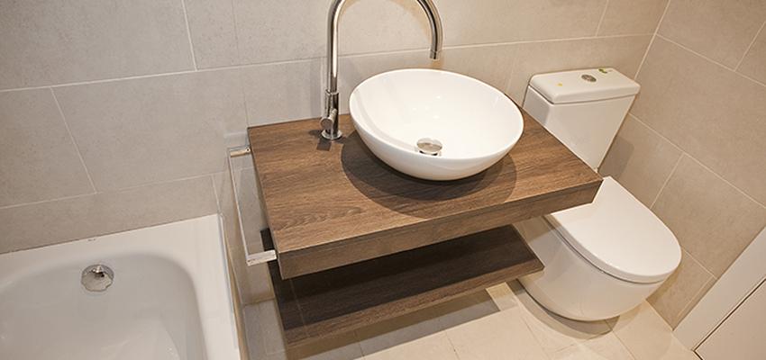 Baño style contemporaneo color beige, marron, beige, blanco  diseñado por grupoinventia | Arquitecto Técnico | Copyright Grupo Inventia