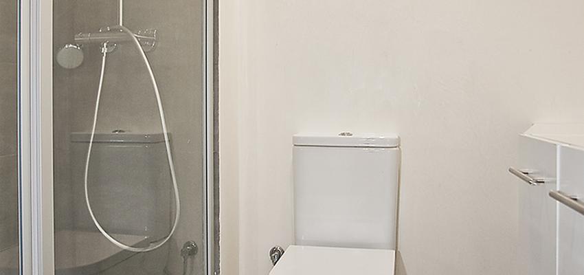 Baño style contemporaneo color beige, blanco, gris, gris  diseñado por grupoinventia | Arquitecto Técnico | Copyright Grupo Inventia