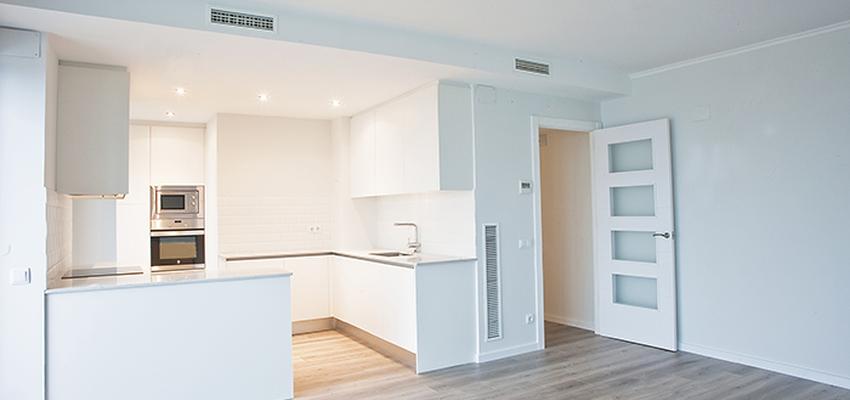 Comedor, Cocina, Salon style moderno color beige, marron, blanco  diseñado por grupoinventia | Arquitecto Técnico | Copyright Grupo Inventia