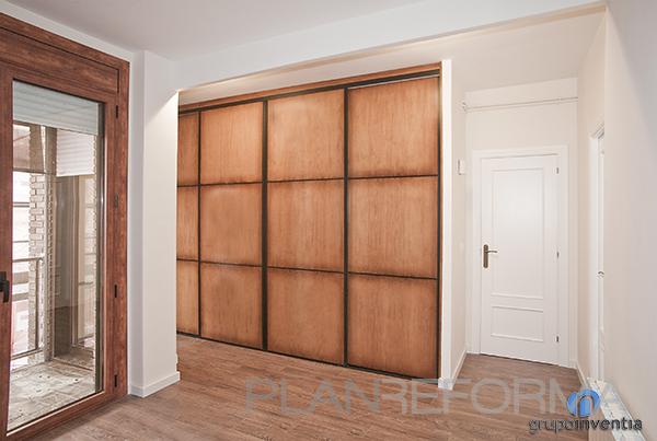 Dormitorio style rustico color marron, marron, blanco  diseñado por grupoinventia | Arquitecto Técnico | Copyright Grupo Inventia