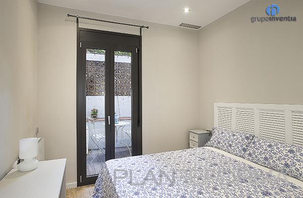 Dormitorio Estilo contemporaneo Color azul, beige, blanco  diseñado por grupoinventia | Arquitecto Técnico | Copyright Grupo Inventia