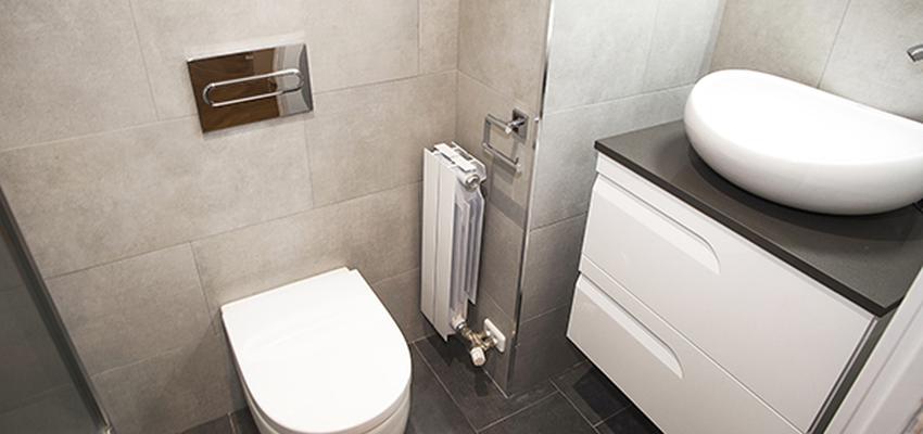 Baño Estilo contemporaneo Color blanco, gris, negro  diseñado por grupoinventia | Arquitecto Técnico | Copyright Grupo Inventia