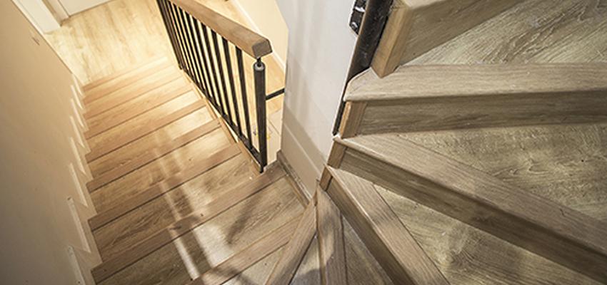 Escalera Estilo rustico Color beige, marron, blanco  diseñado por grupoinventia | Arquitecto Técnico | Copyright Grupo Inventia