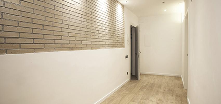 Recibidor Estilo moderno Color beige, marron, blanco  diseñado por grupoinventia | Arquitecto Técnico | Copyright Grupo Inventia