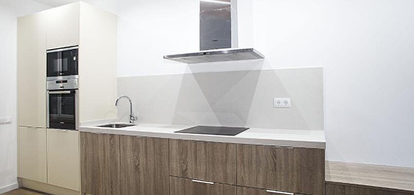 Cocina Estilo clasico Color beige, marron, gris  diseñado por grupoinventia | Arquitecto Técnico | Copyright Grupo Inventia