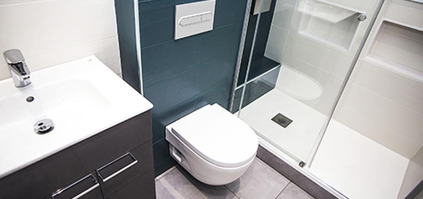 Baño Estilo moderno Color turquesa, marron, blanco  diseñado por grupoinventia | Arquitecto Técnico | Copyright Grupo Inventia