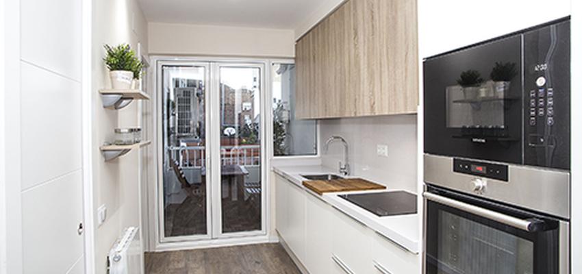 Cocina Estilo moderno Color beige, blanco, gris  diseñado por grupoinventia | Arquitecto Técnico | Copyright Grupo Inventia