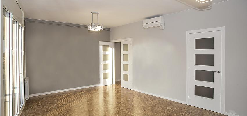 Salon Estilo contemporaneo Color marron, blanco, gris  diseñado por grupoinventia | Arquitecto Técnico | Copyright Grupo Inventia