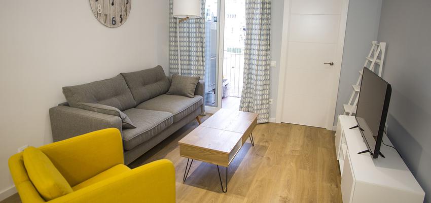 Sala de juegos, Salon Estilo moderno Color amarillo, marron, blanco  diseñado por grupoinventia | Arquitecto Técnico | Copyright Grupo Inventia