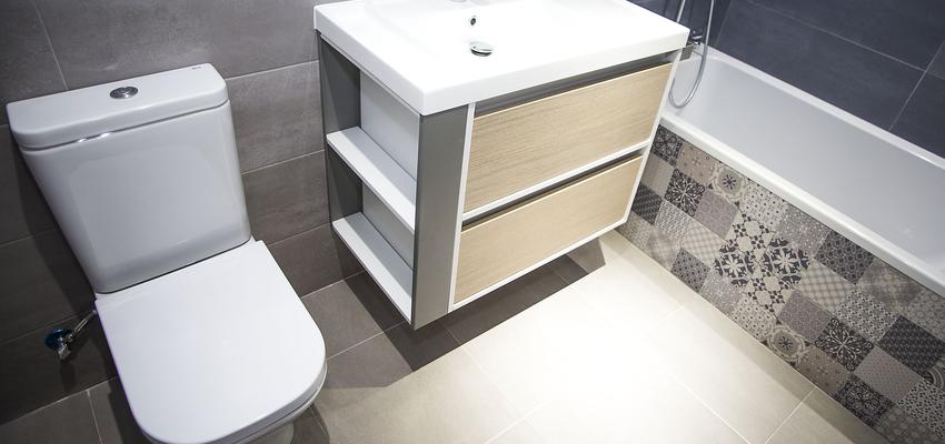 Baño Estilo contemporaneo Color azul, beige, blanco  diseñado por grupoinventia | Arquitecto Técnico | Copyright Grupo Inventia