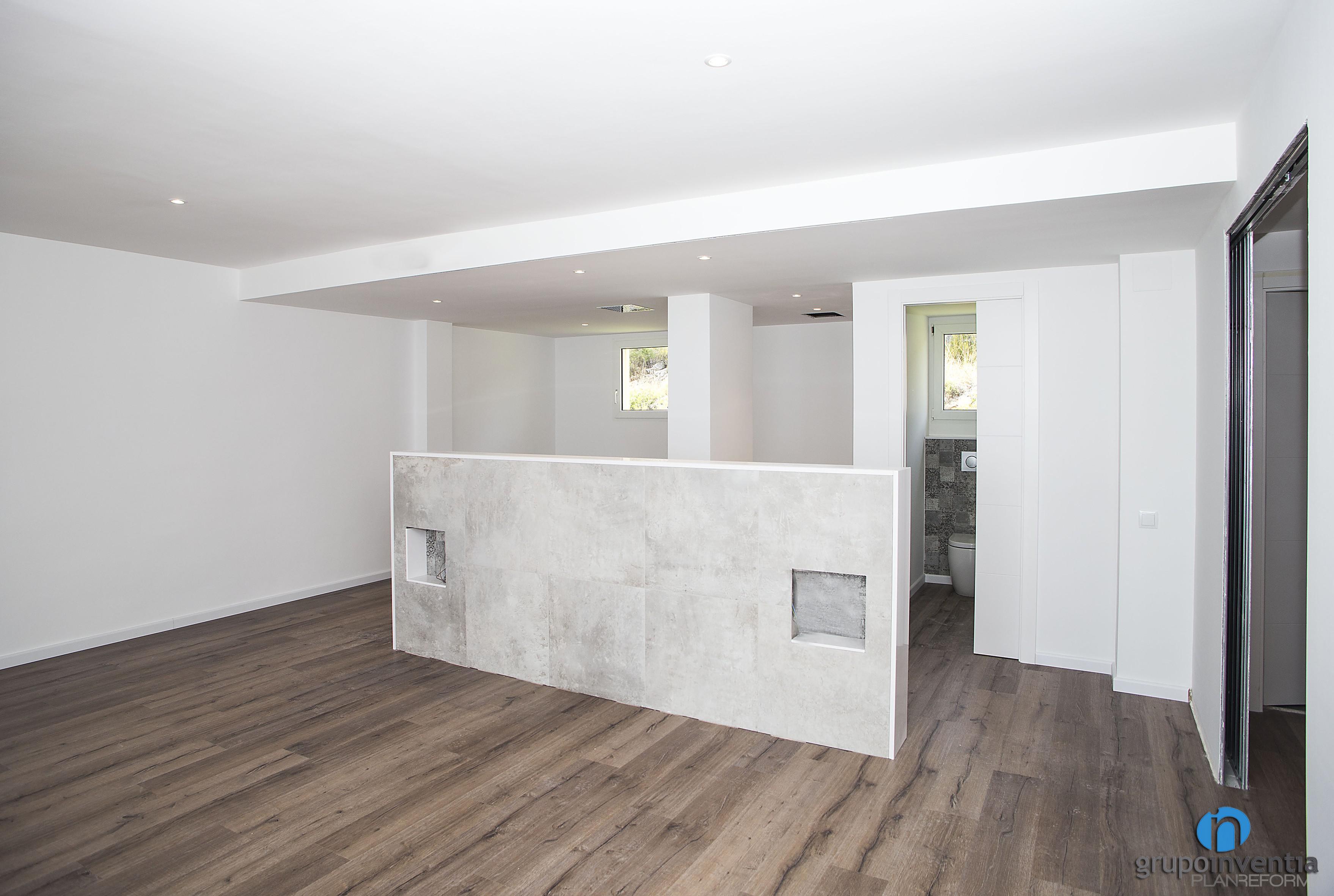 Dormitorio Estilo moderno Color marron, blanco, gris